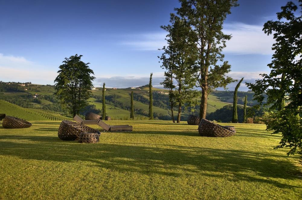 Il Boscareto Resort&Spa Serralunga d'Alba Esterno foto