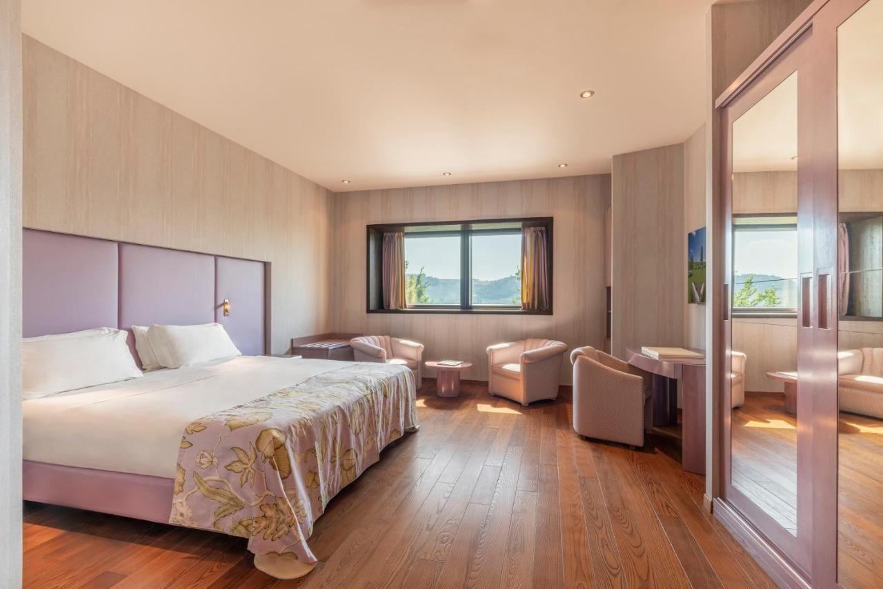 Il Boscareto Resort&Spa Serralunga d'Alba Esterno foto