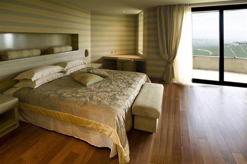 Il Boscareto Resort&Spa Serralunga d'Alba Esterno foto