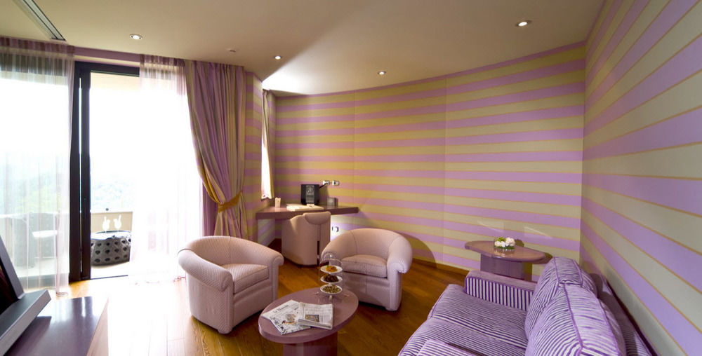 Il Boscareto Resort&Spa Serralunga d'Alba Esterno foto