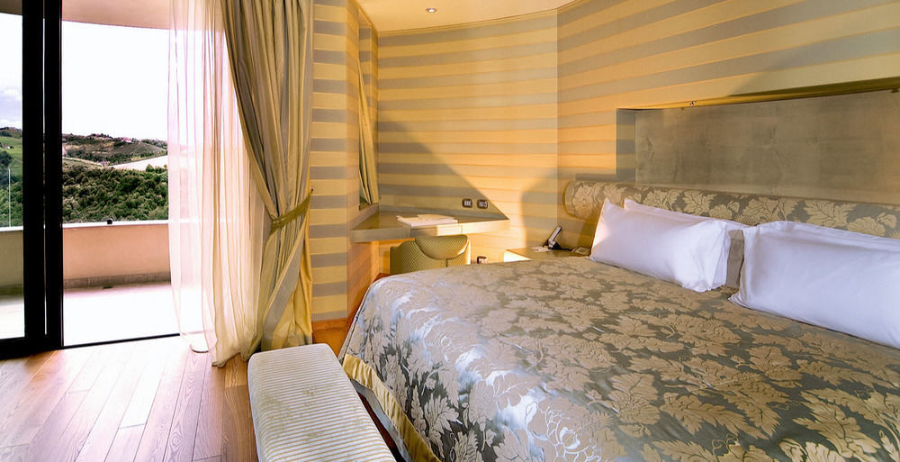 Il Boscareto Resort&Spa Serralunga d'Alba Esterno foto